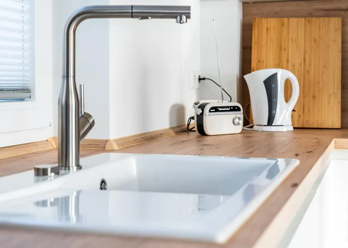 Hangar 19 Superior Mit Terrasse Und Garten H1w2